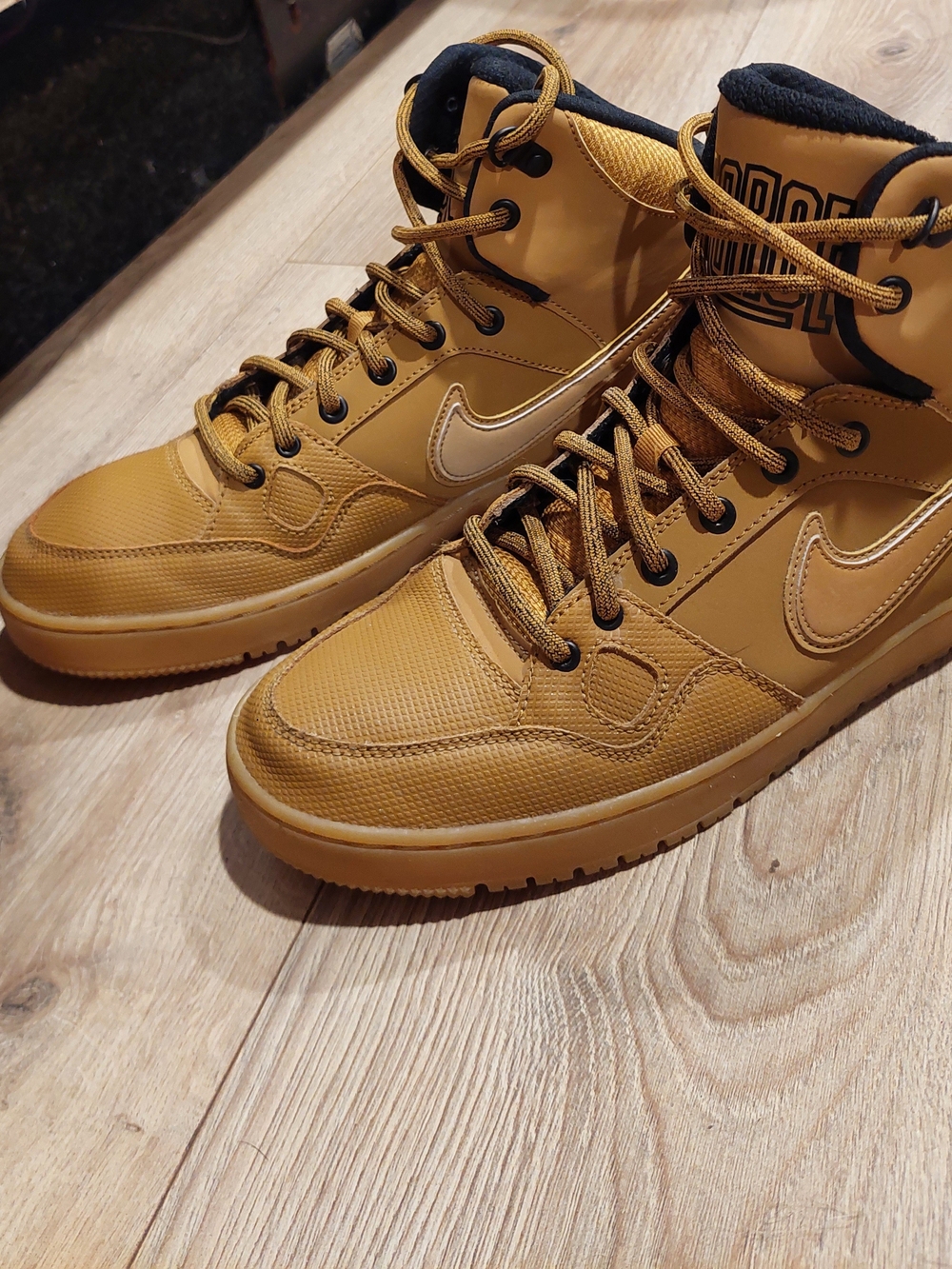 Nike Men’s High-Top Sneakers in Wheat Size 10.5